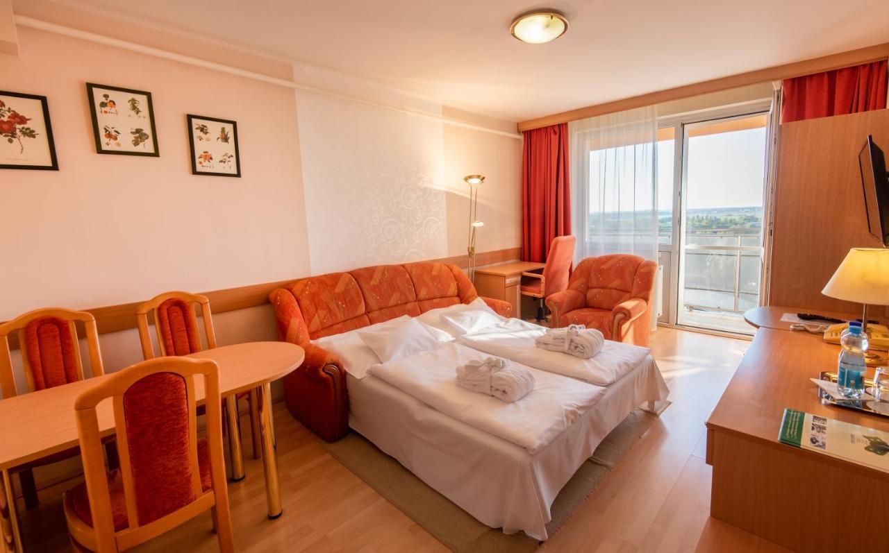 Hotel Baratsag Hajduszoboszlo Exterior photo